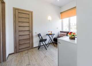 Отель Hotel Sorrento Одесса Двухместный номер с двуспальной кроватью и дополнительной кроватью-6