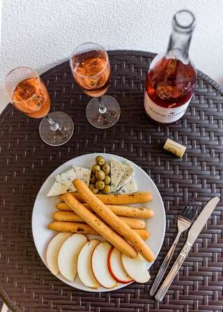 Отель Hotel Sorrento Одесса Двухместный номер с двуспальной кроватью и дополнительной кроватью-8