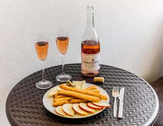 Отель Hotel Sorrento Одесса Двухместный номер с двуспальной кроватью и дополнительной кроватью-14